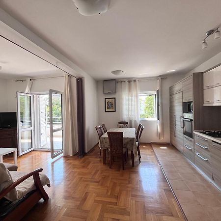 טיווט Apartment Belani, Own Parking מראה חיצוני תמונה