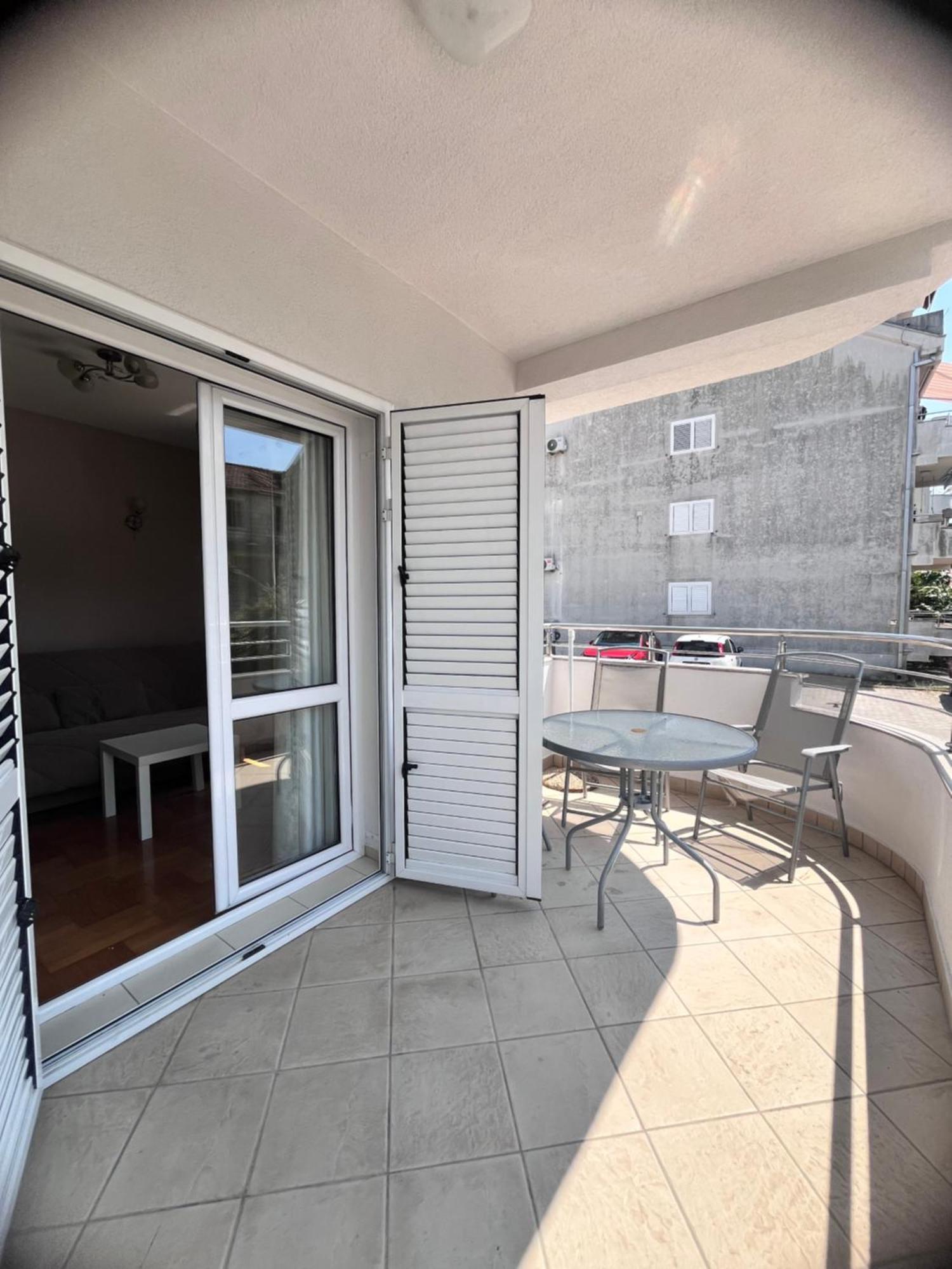 טיווט Apartment Belani, Own Parking מראה חיצוני תמונה