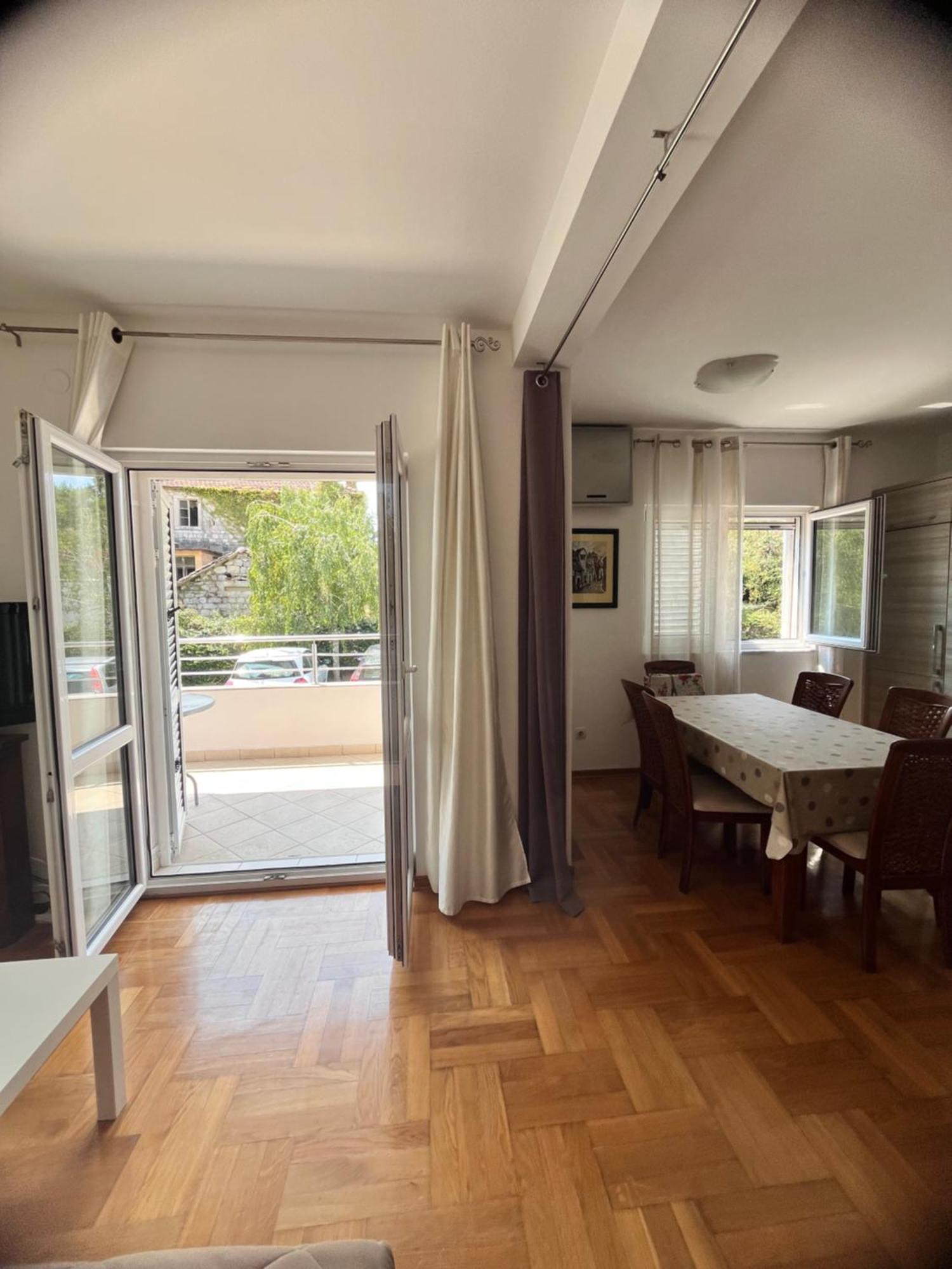 טיווט Apartment Belani, Own Parking מראה חיצוני תמונה