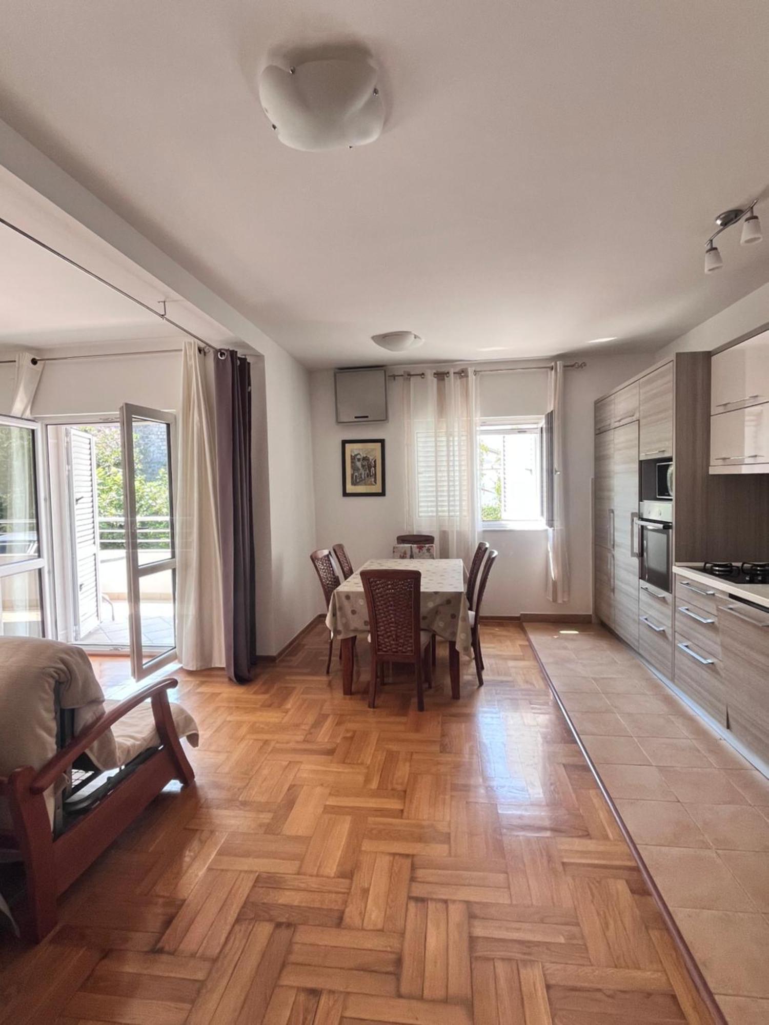 טיווט Apartment Belani, Own Parking מראה חיצוני תמונה